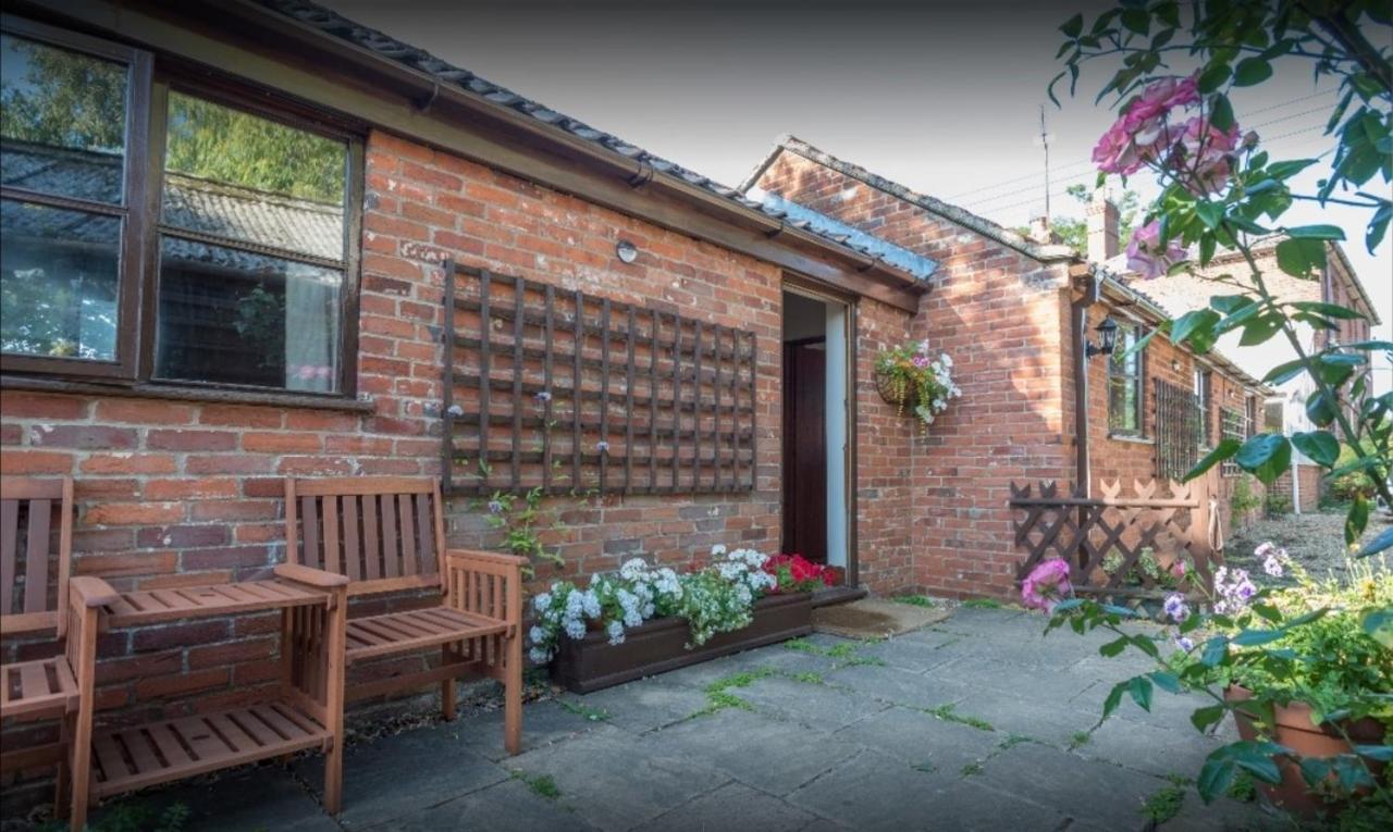 Laburnum Holiday Cottage Tunstead  Exterior photo